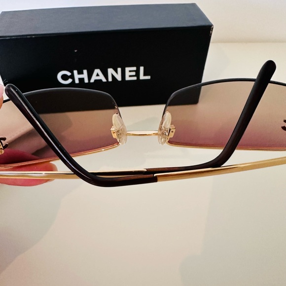 CHANEL VINTAGE SUNGLASSES crystal CC’s - Picture 13 of 16